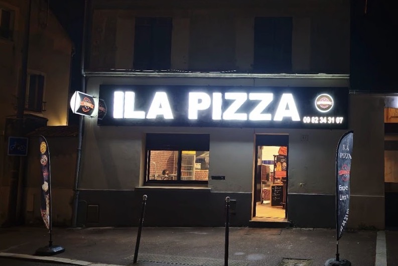 Devanture de la pizzeria Ila Pizza, 93 rue du Général Leclerc à Brie-Comte-Robert